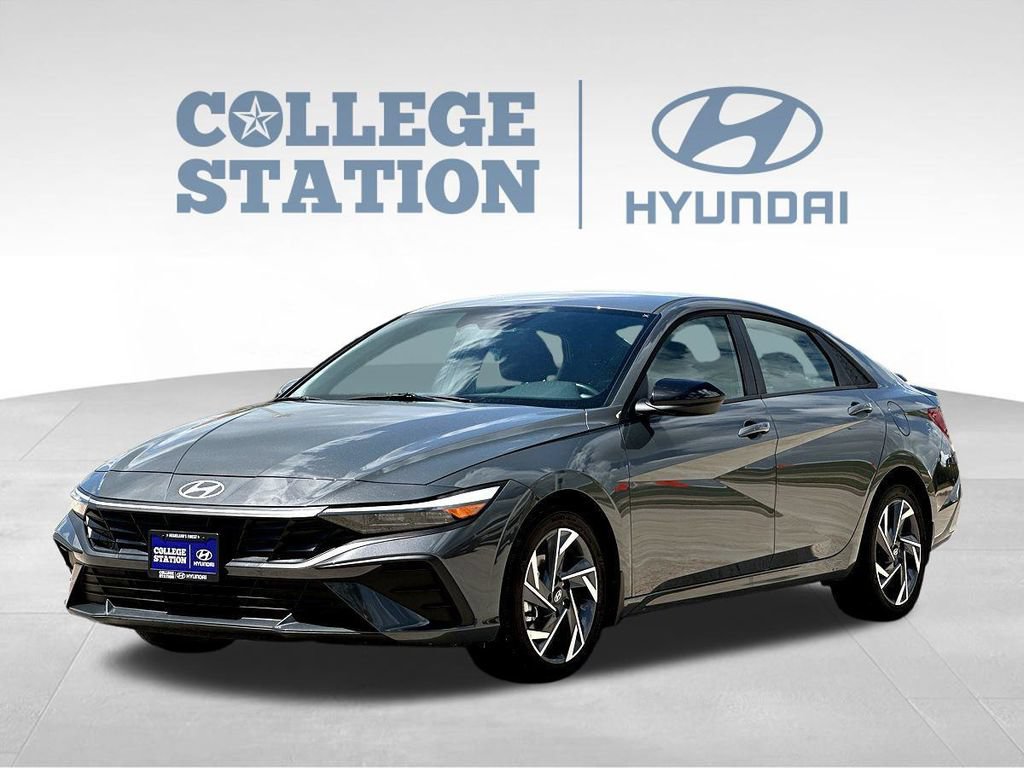 Used 2025 Hyundai Elantra Sport FWD image 6