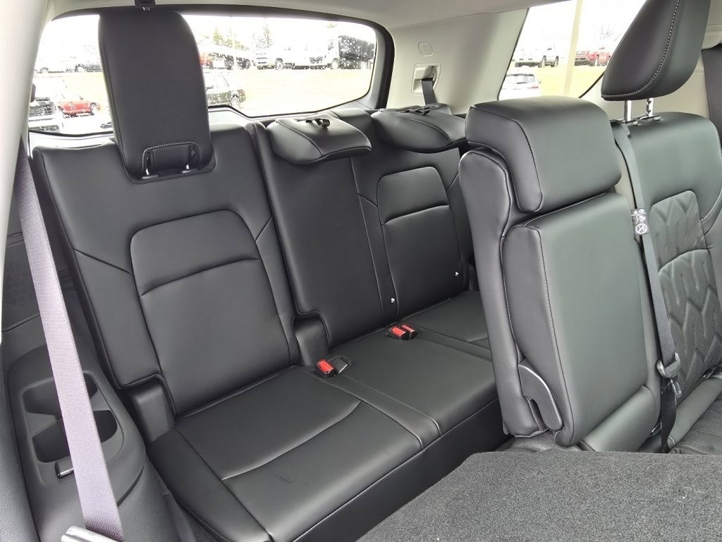 New 2026 Nissan Pathfinder Platinum image 12