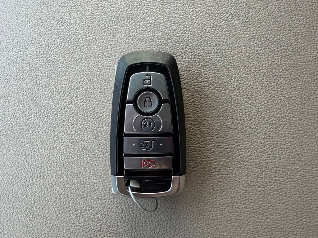 Used 2024 Ford Expedition XLT AWD/4WD image 31