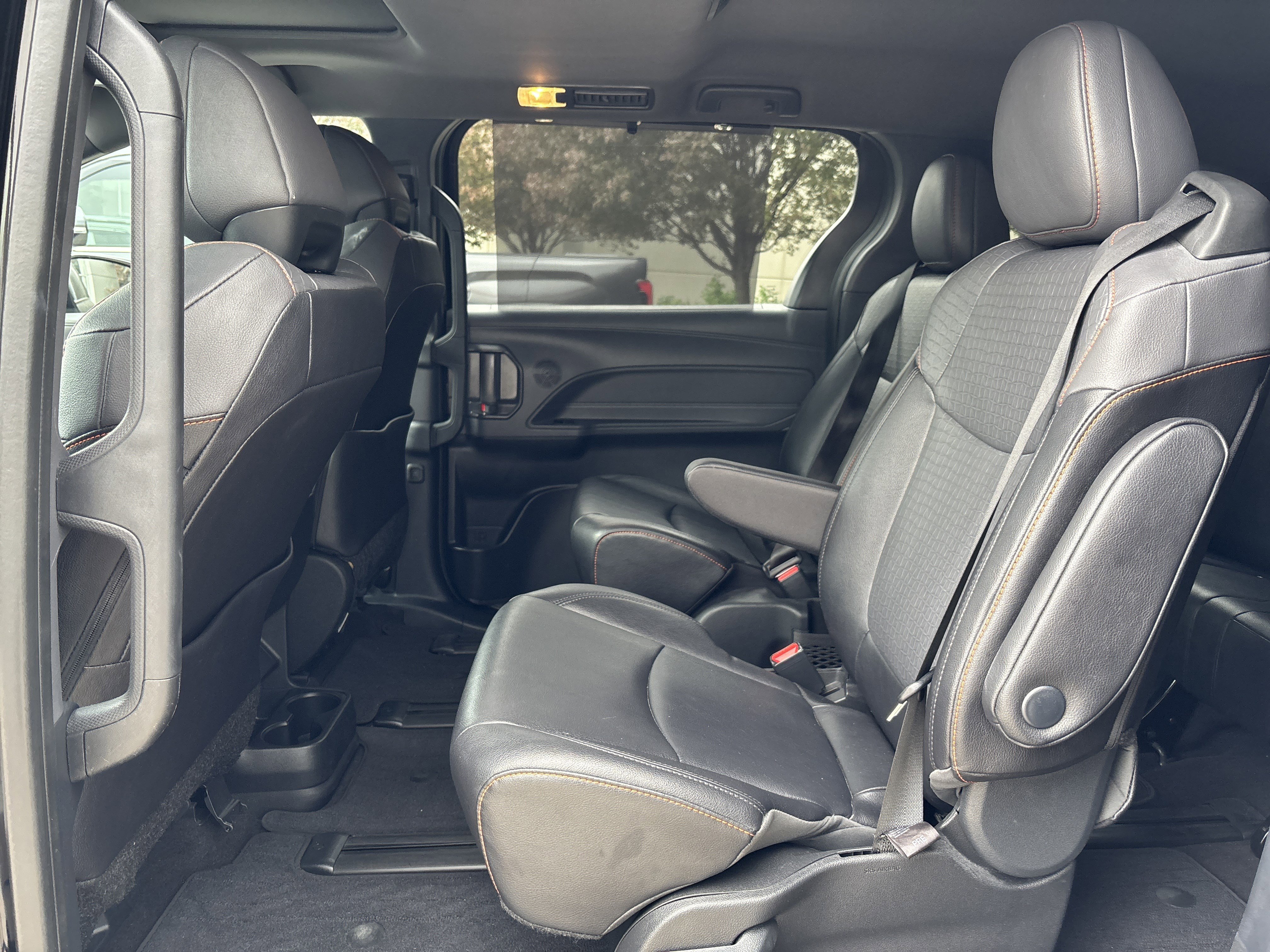 Used 2024 Toyota Sienna XSE FWD image 30