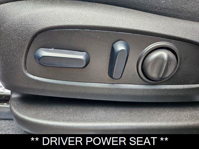 Used 2024 Chevrolet Equinox LS w/ LS Convenience Package AWD/4WD image 3
