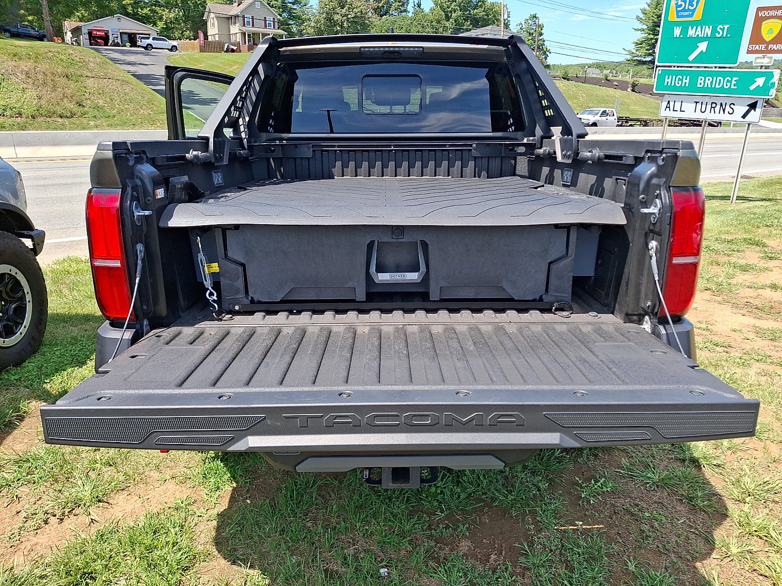 Used 2024 Toyota Tacoma 4x4 Double Cab Hybrid image 30