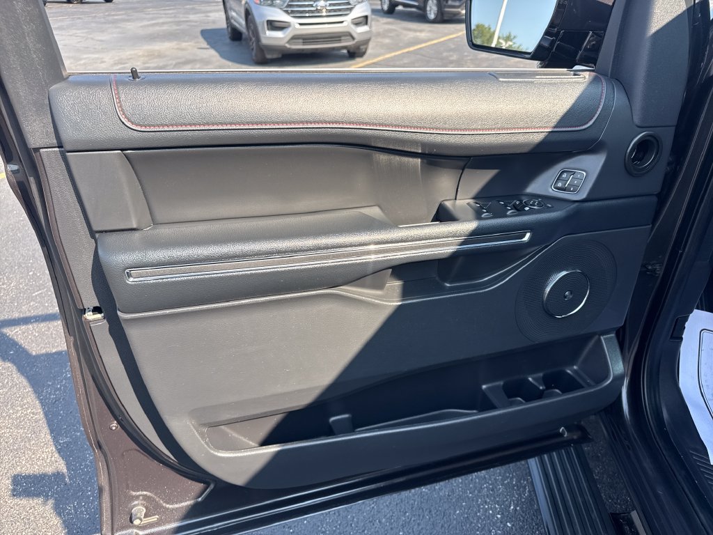 Used 2023 Ford Expedition Limited AWD/4WD image 34