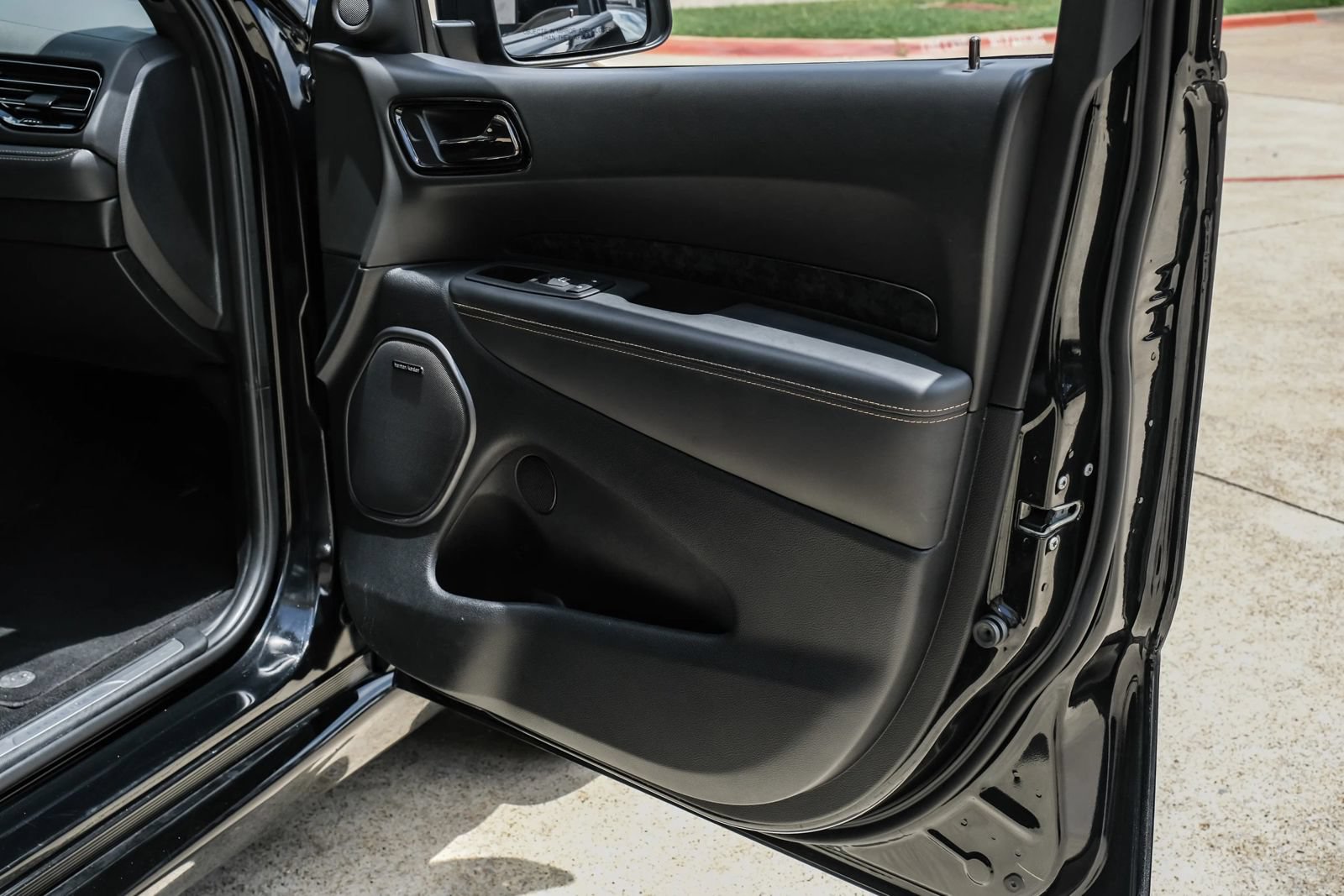 Used 2025 Dodge Durango R/T AWD/4WD image 48