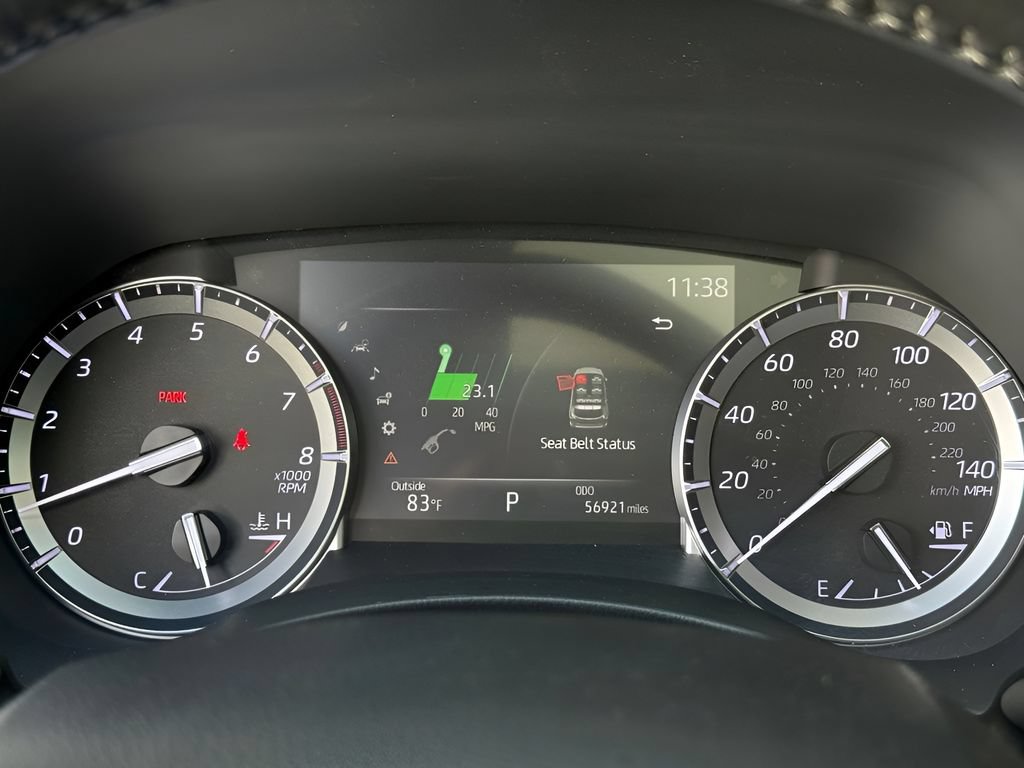 Used 2022 Toyota Highlander XLE AWD/4WD image 14