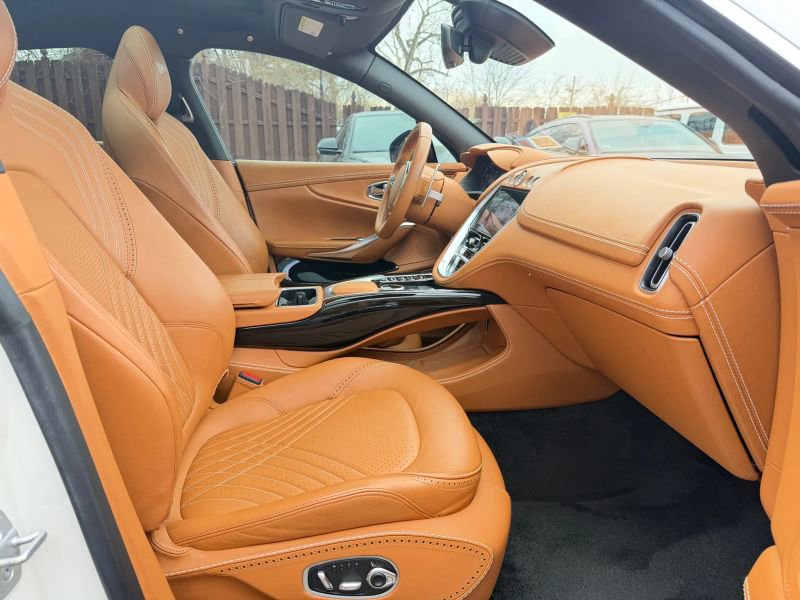 Used 2021 Aston Martin DBX image 29
