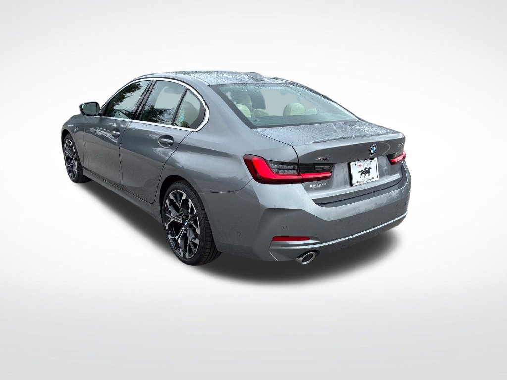 New 2026 BMW 330i xDrive Sedan w/ Premium Package AWD/4WD image 5