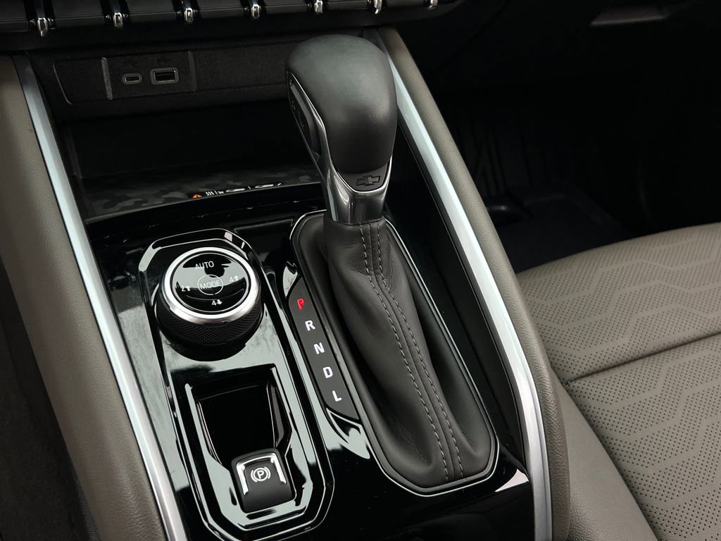 Used 2024 Chevrolet Colorado ZR2 w/ ZR2 Convenience Package III image 24