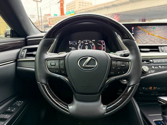 Certified 2021 Lexus ES 250 w/ Premium Package image 16