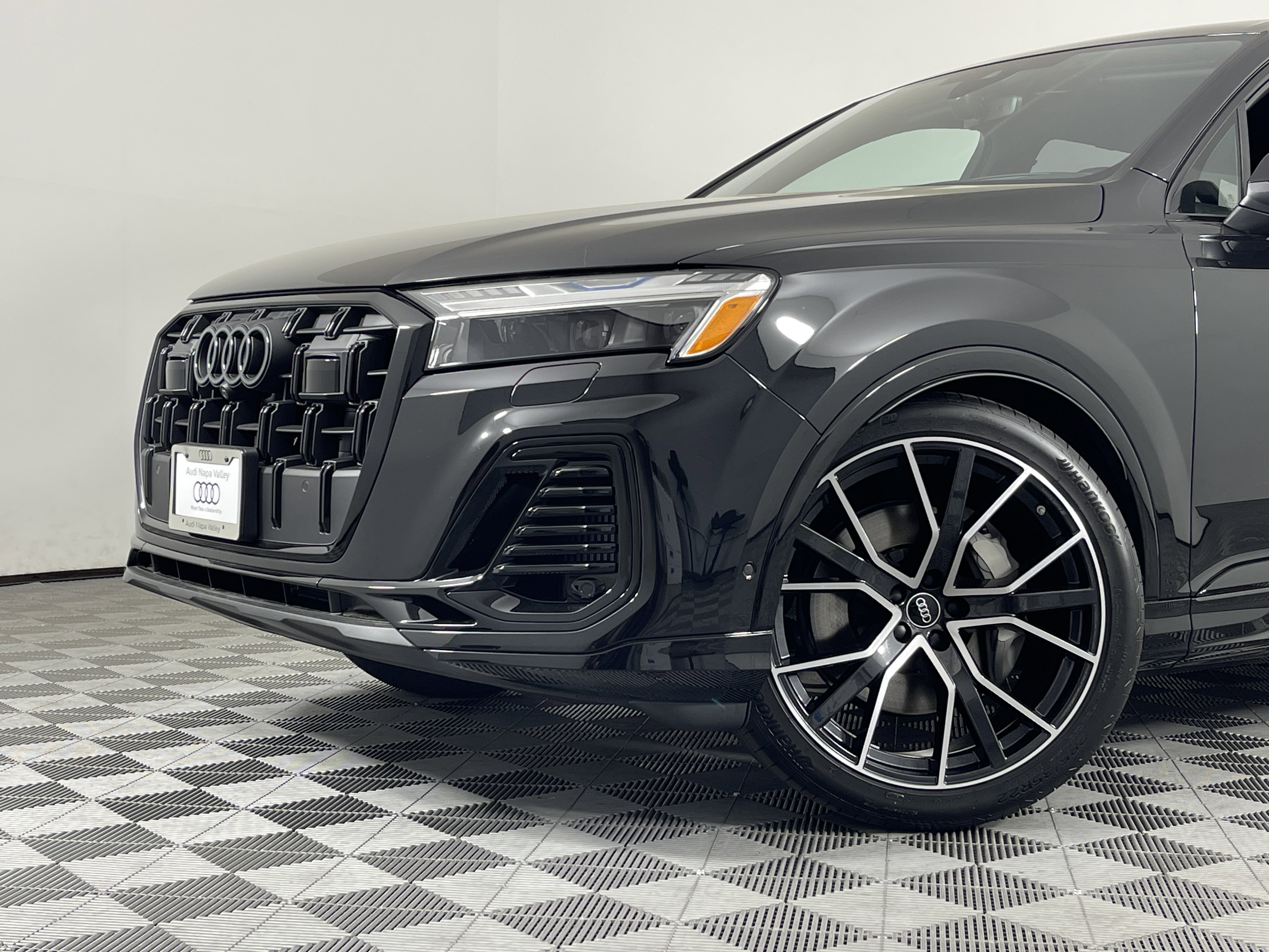 New 2025 Audi Q7 3.0T Prestige image 6