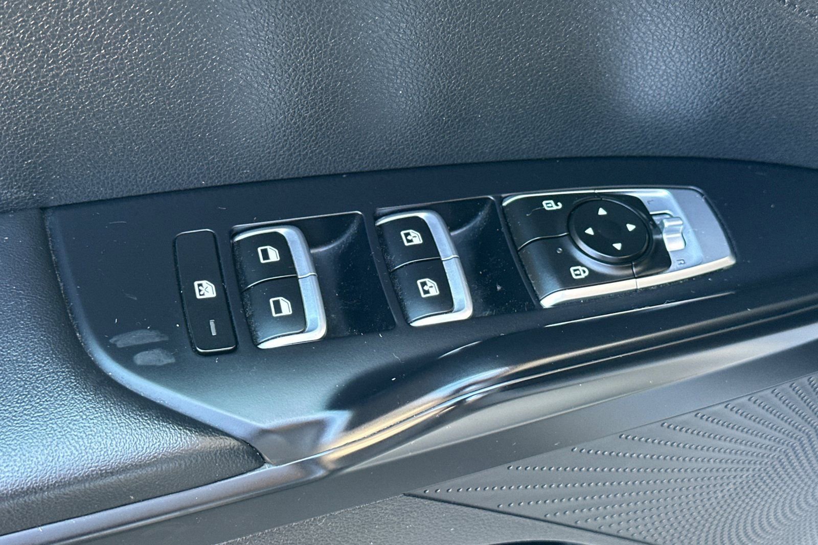 Used 2022 Kia K5 GT-Line FWD image 12