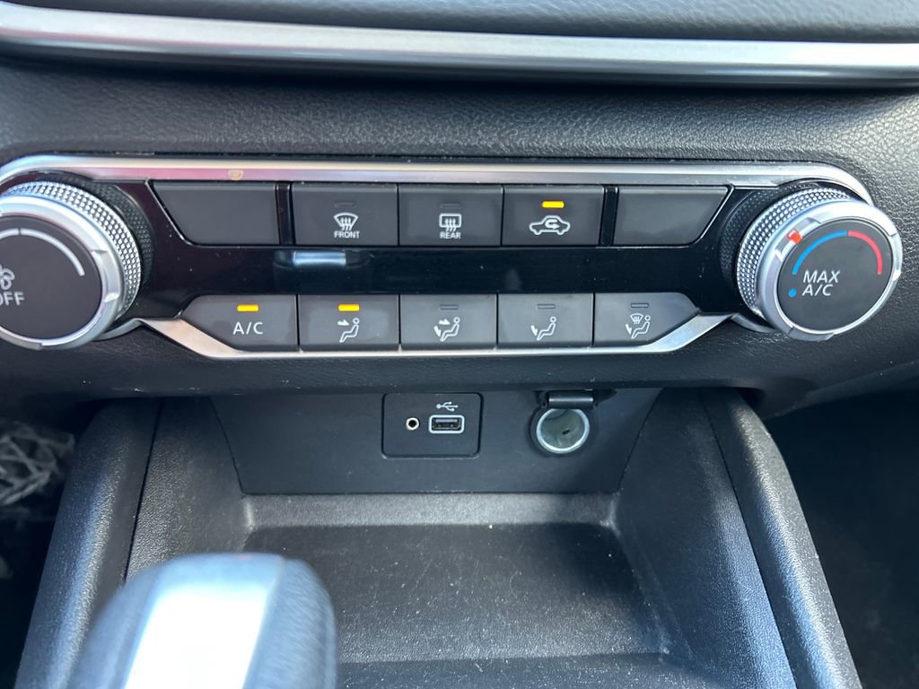 Used 2024 Nissan Altima 2.5 S FWD image 34