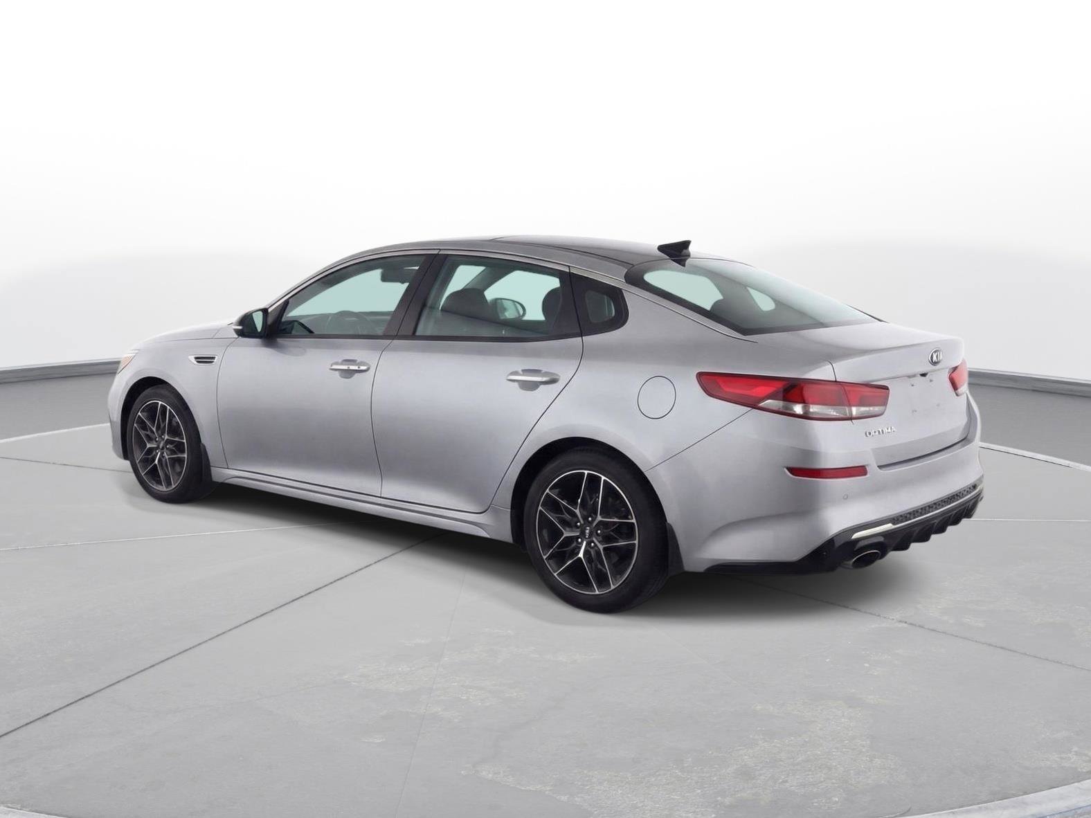 Used 2020 Kia Optima SE image 3