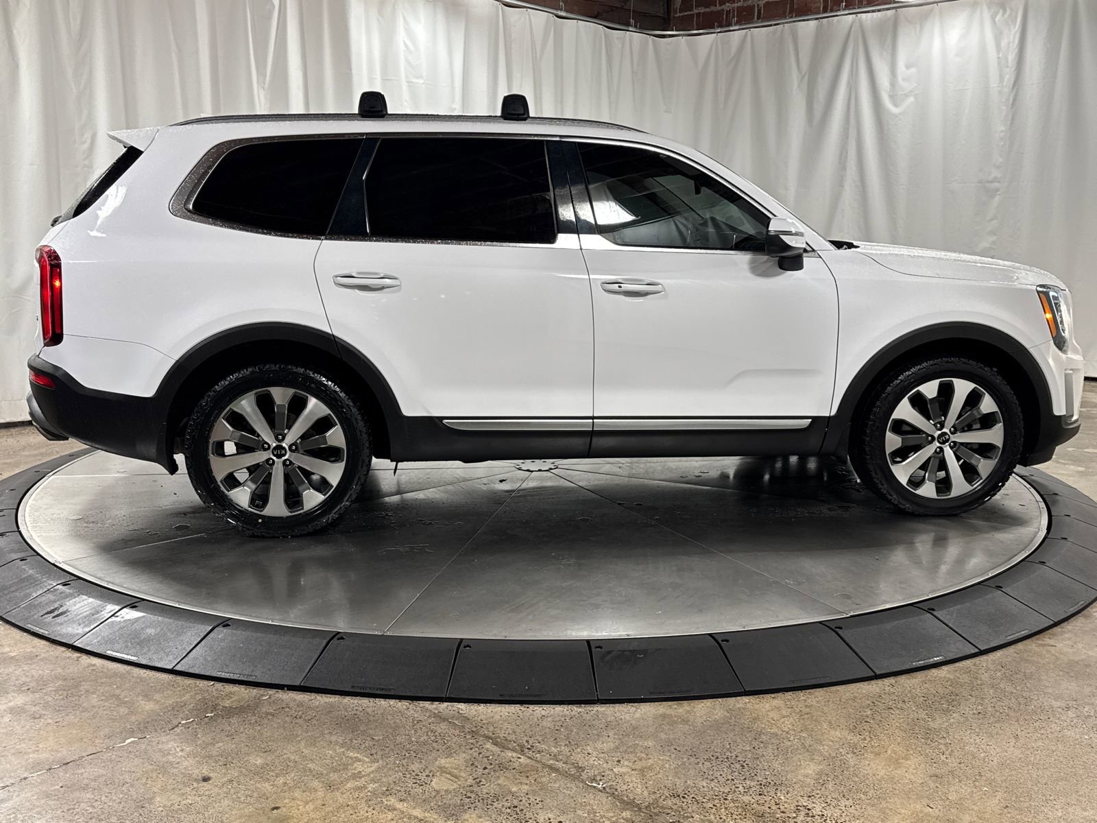 Used 2021 Kia Telluride S AWD/4WD image 10