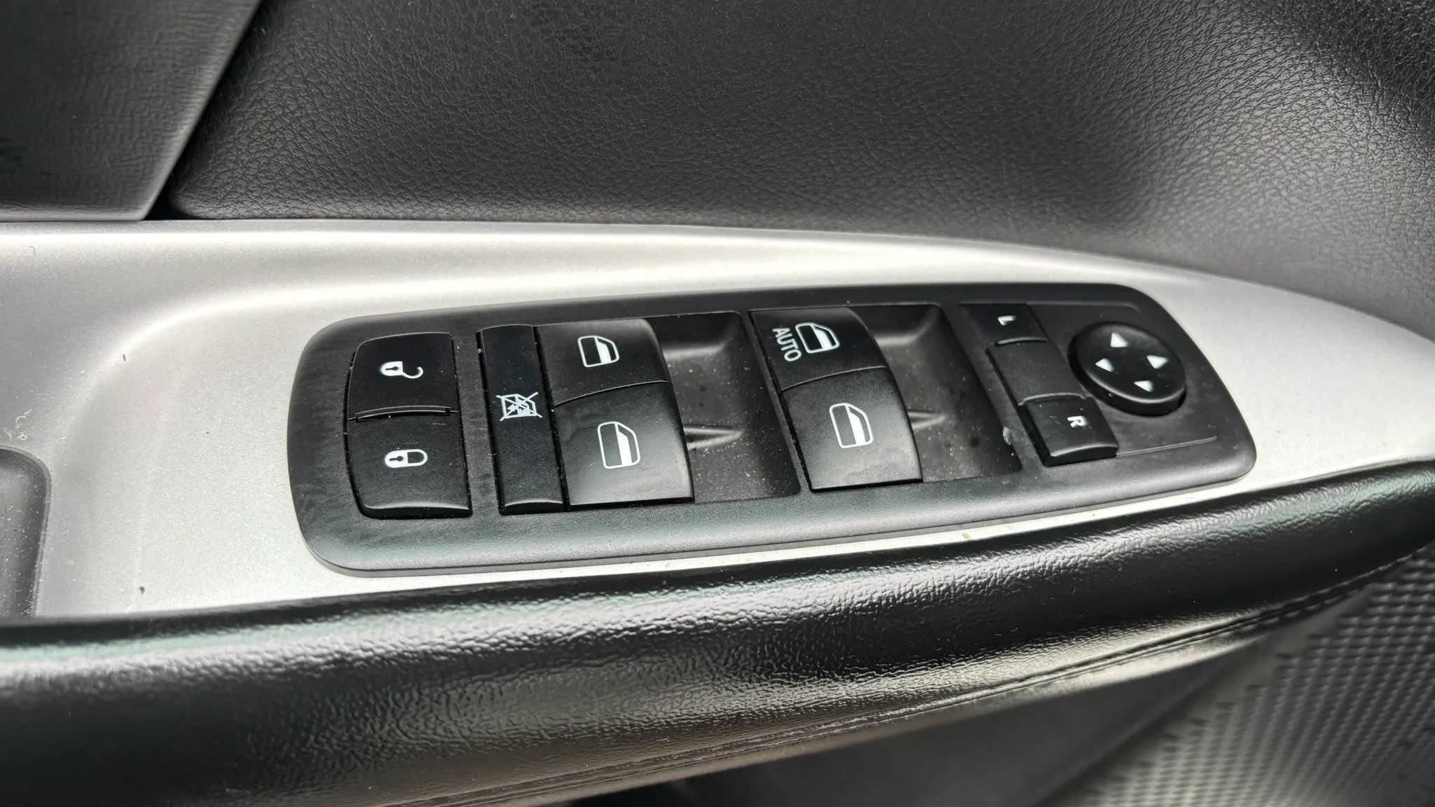 Used 2020 Dodge Journey SE FWD image 16
