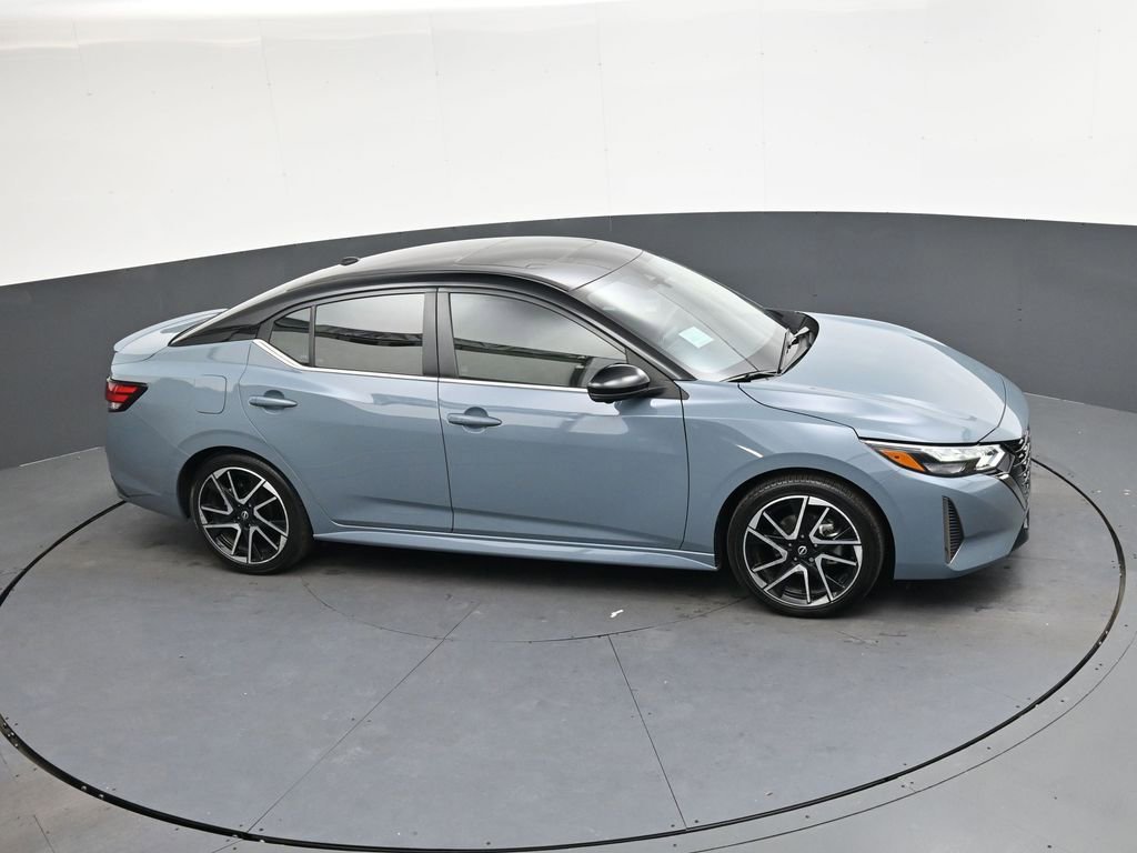 Certified 2025 Nissan Sentra SR w/ SR Premium Package image 30