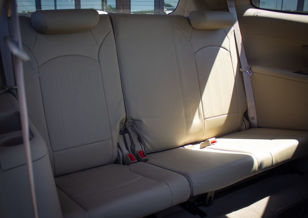 Used 2012 Buick Enclave Leather w/ LPO, Cargo Convenience Pkg FWD image 29