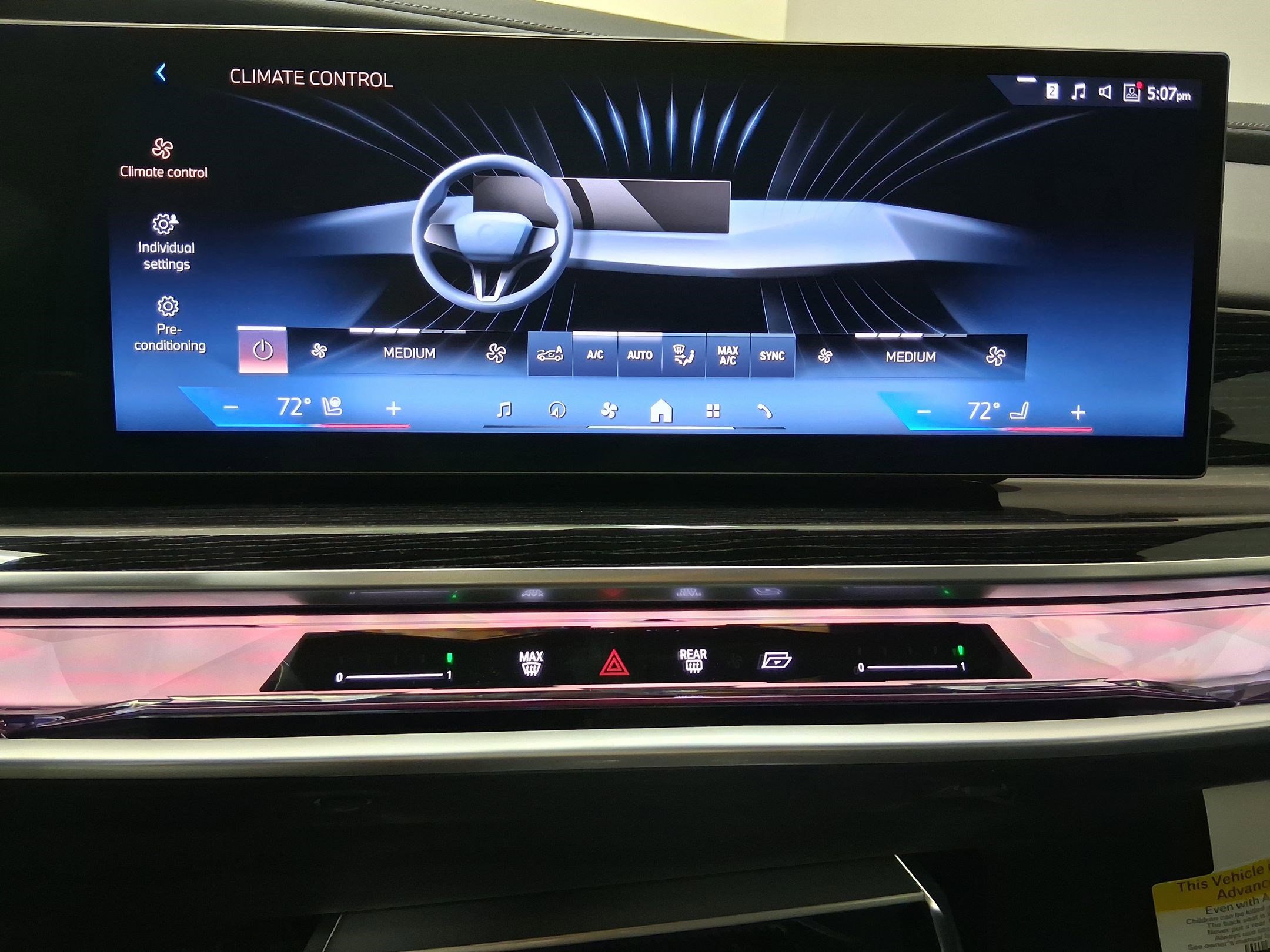 New 2026 BMW 750e xDrive w/ Premium Package AWD/4WD image 23