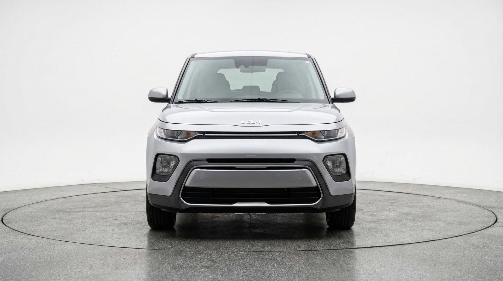 Used 2025 Kia Soul LX w/ LX Technology Package FWD image 2