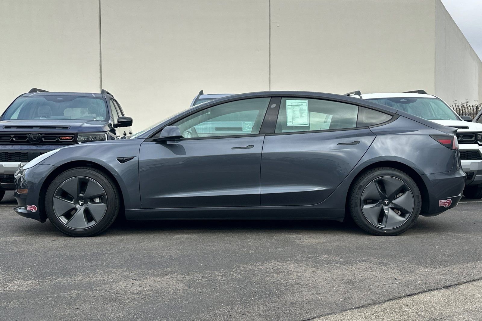 Used 2023 Tesla Model 3 Standard Range image 6