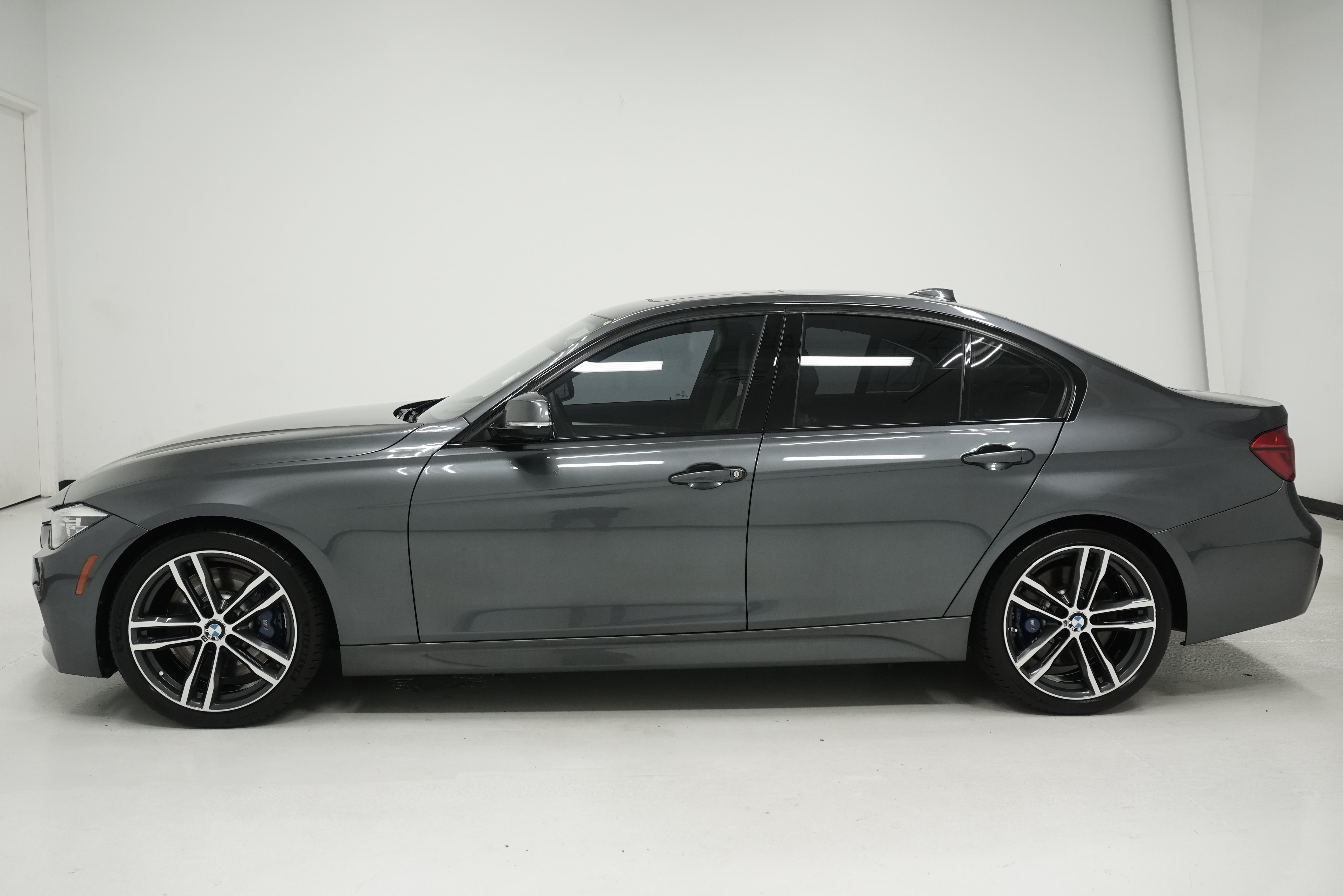 Used 2018 BMW 340i Sedan w/ Track Handling Package RWD image 7