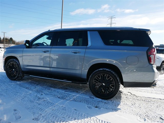 Used 2024 Chevrolet Suburban Premier image 4