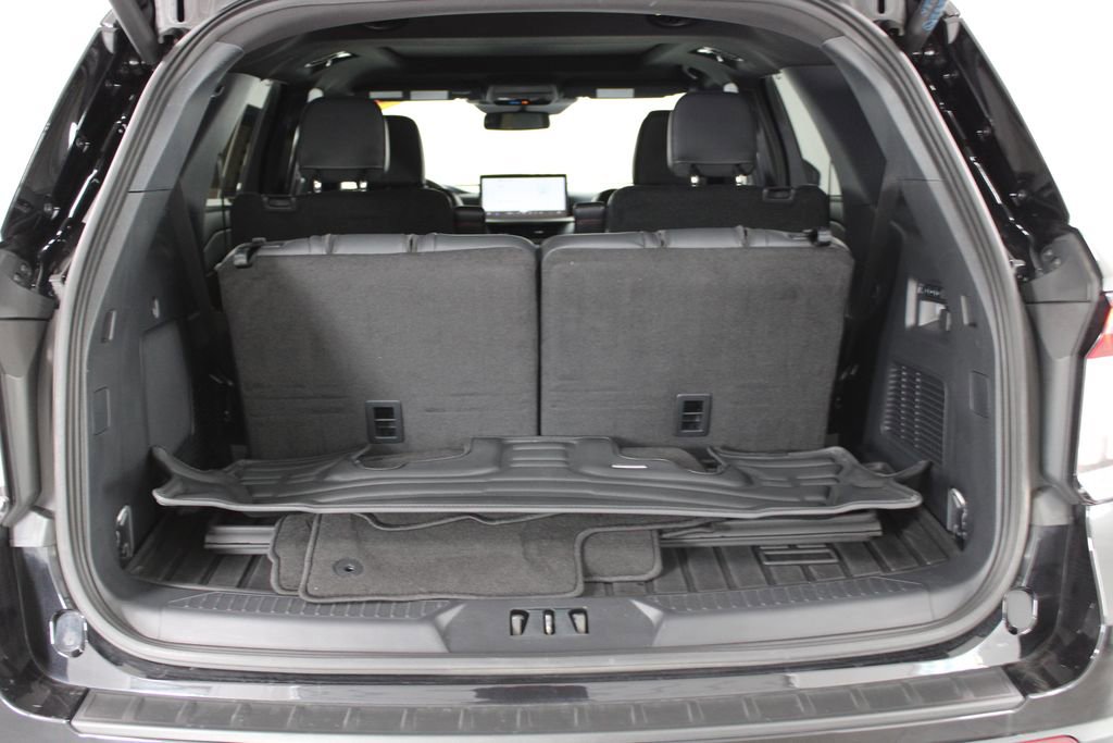 Used 2025 Ford Explorer ST image 18