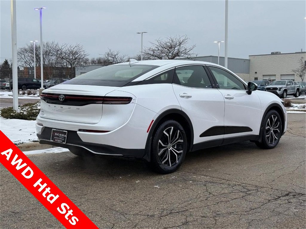 Used 2023 Toyota Crown XLE image 3