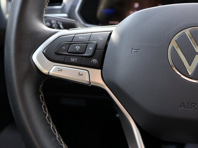 Used 2023 Volkswagen Tiguan SE image 35