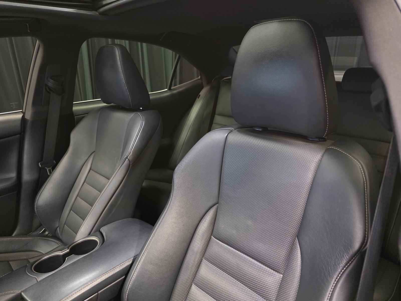 Used 2017 Lexus IS 350 F Sport RWD image 19