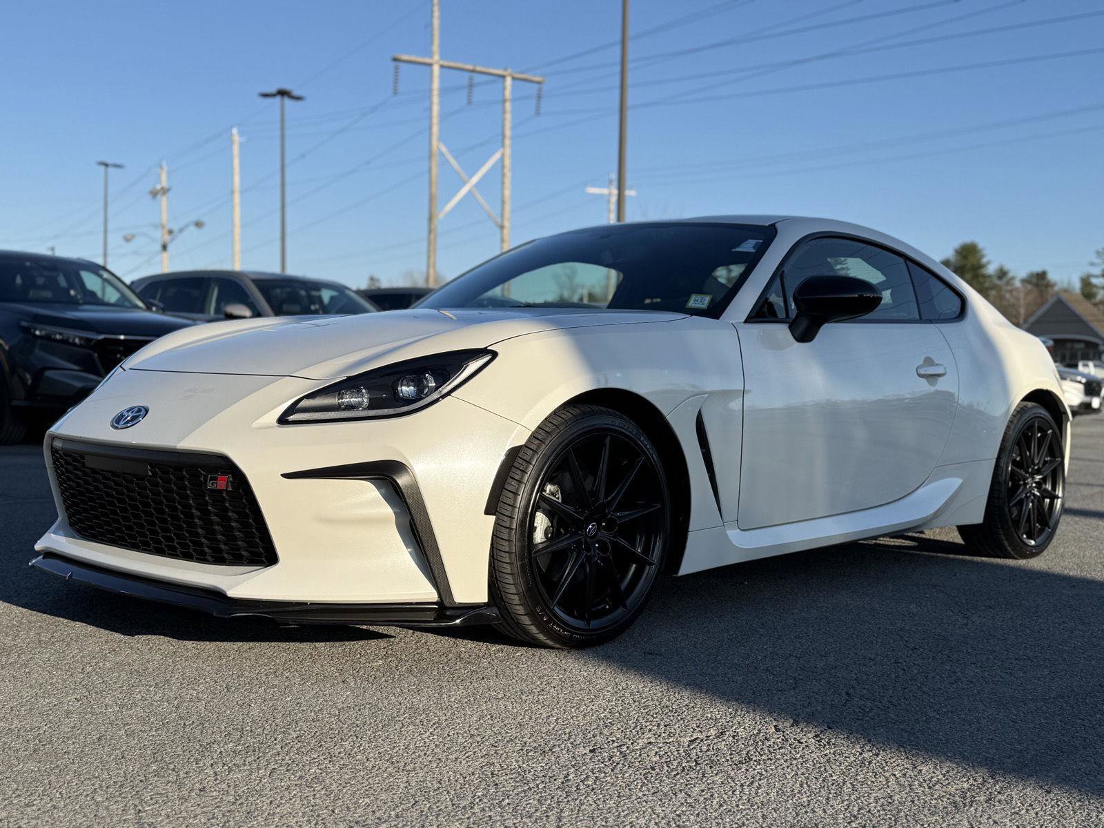 Used 2024 Toyota GR86 Premium image 9