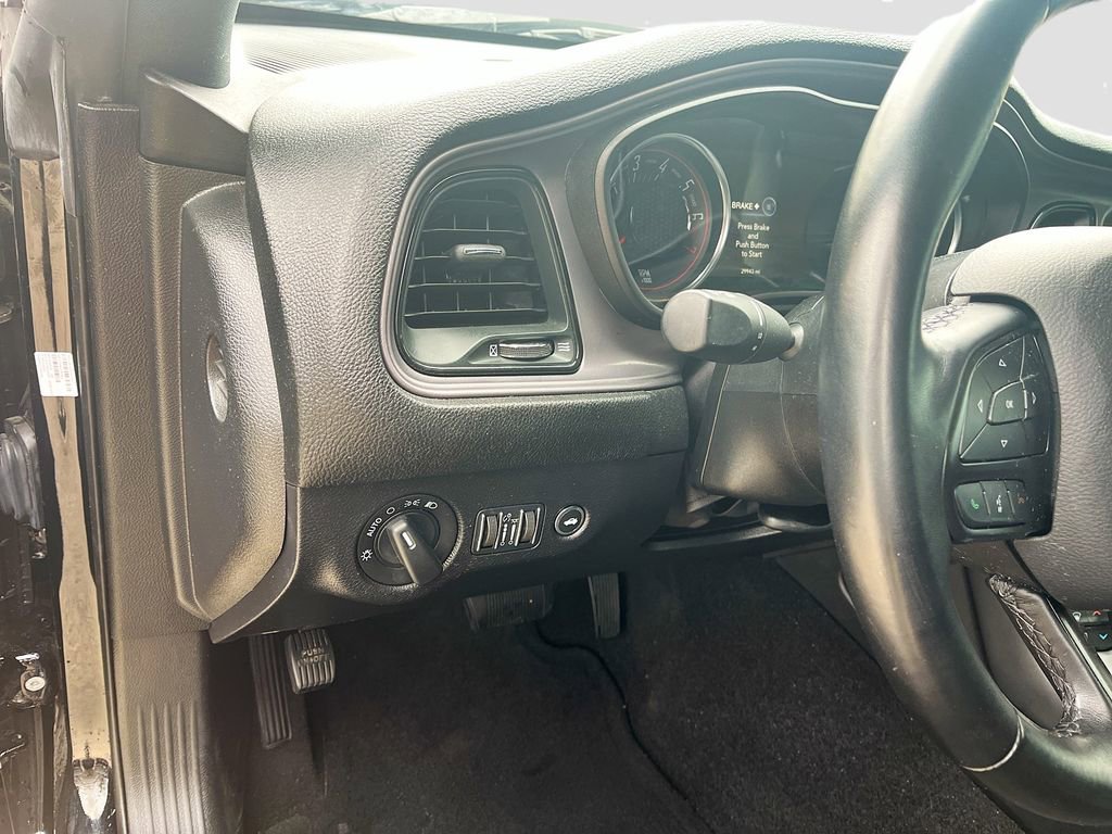 Used 2023 Dodge Challenger SXT image 10