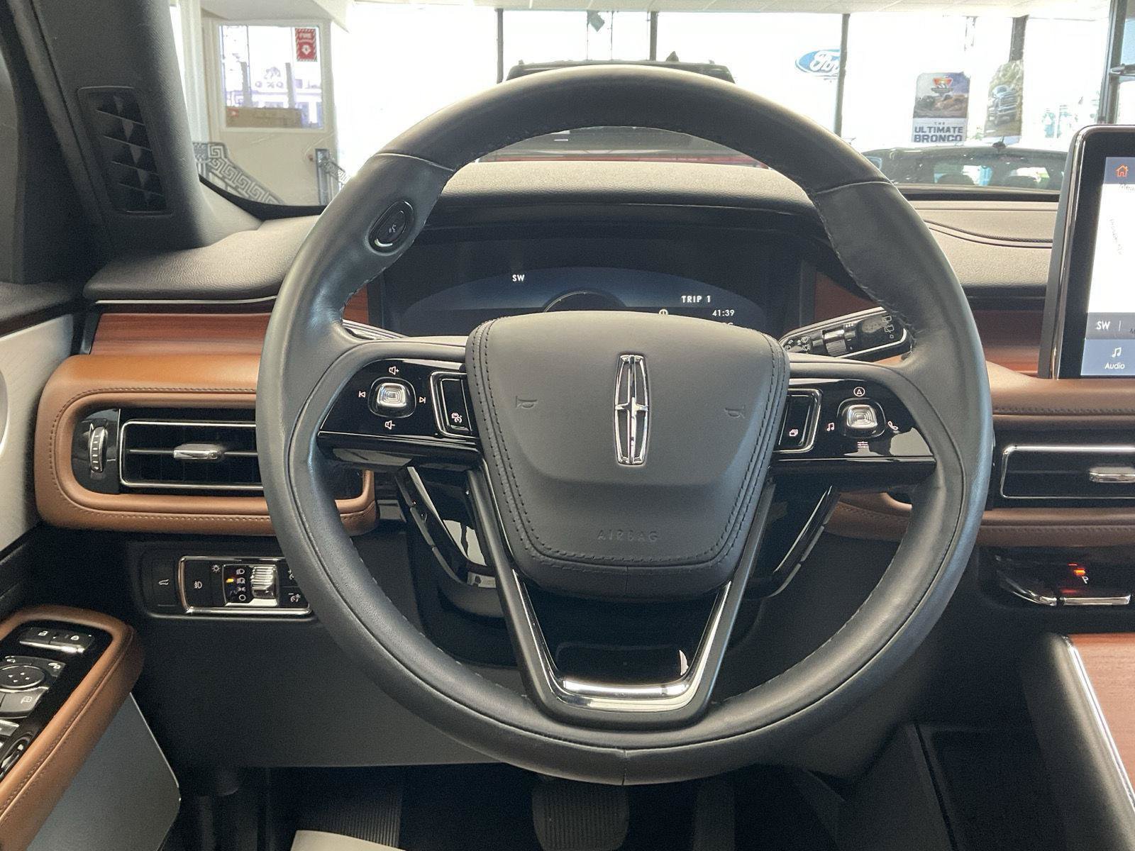 Used 2021 Lincoln Aviator Reserve w/ Equipment Group 202A AWD/4WD image 22