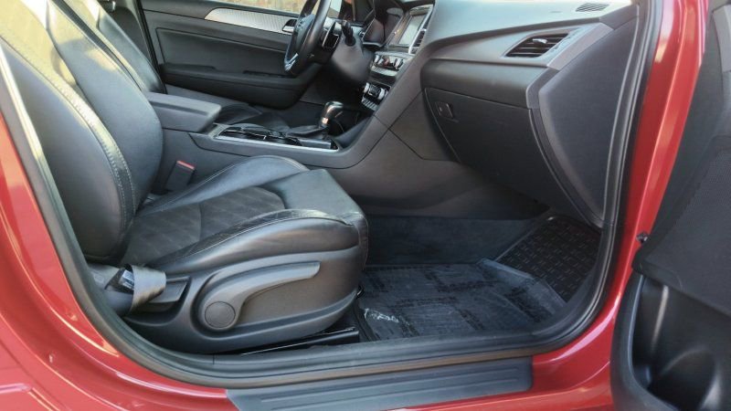 Used 2018 Hyundai Sonata Sport image 10