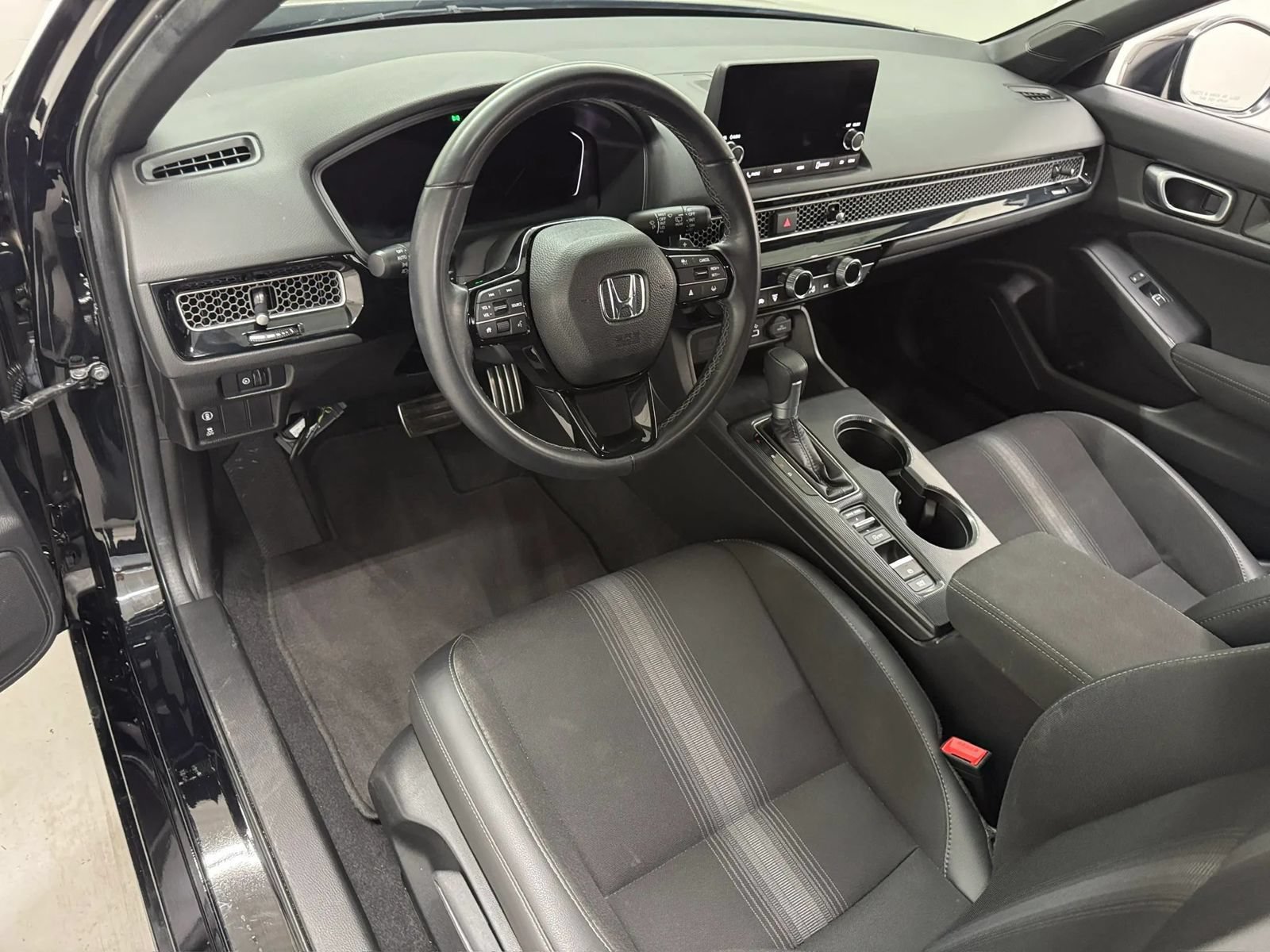 Used 2024 Honda Civic Sport image 9