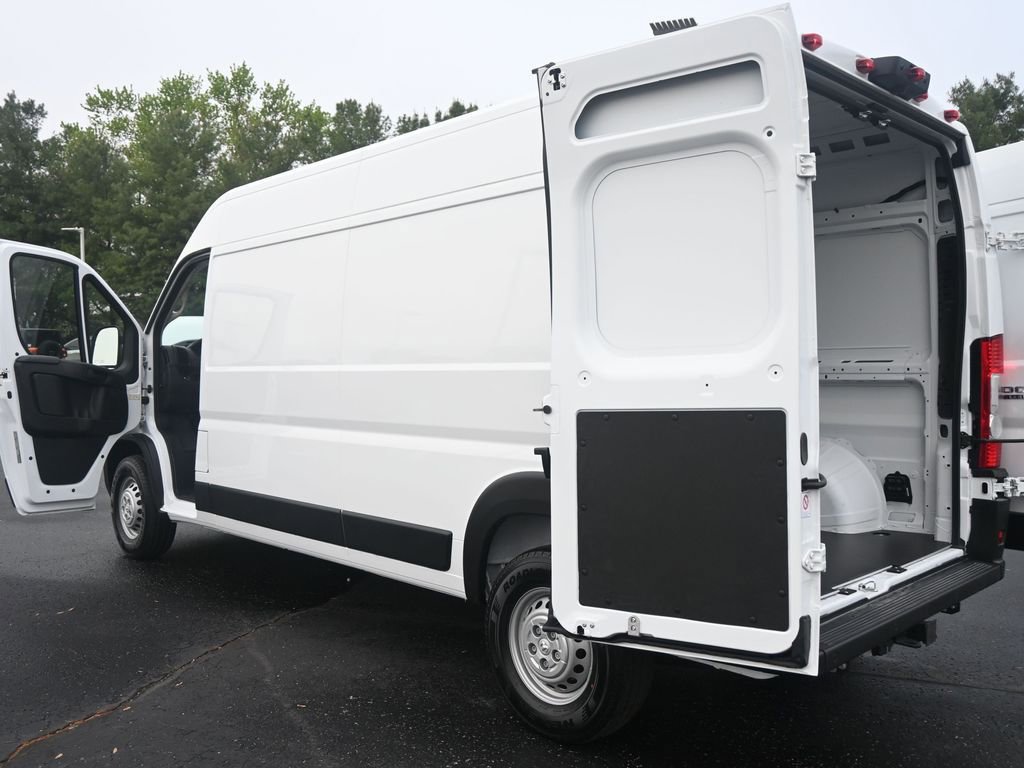 New 2025 RAM ProMaster 2500 w/ Convenience Group image 12