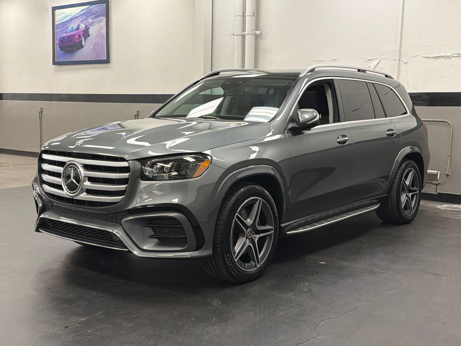 Used 2026 Mercedes-Benz GLS 450 4MATIC w/ AMG Line Exterior image 6