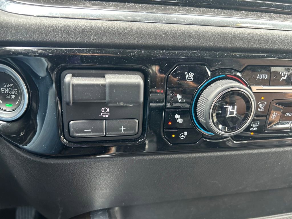 Used 2024 Chevrolet Silverado 1500 High Country image 29