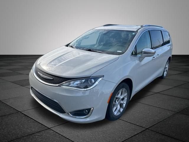 Used 2019 Chrysler Pacifica Limited image 3