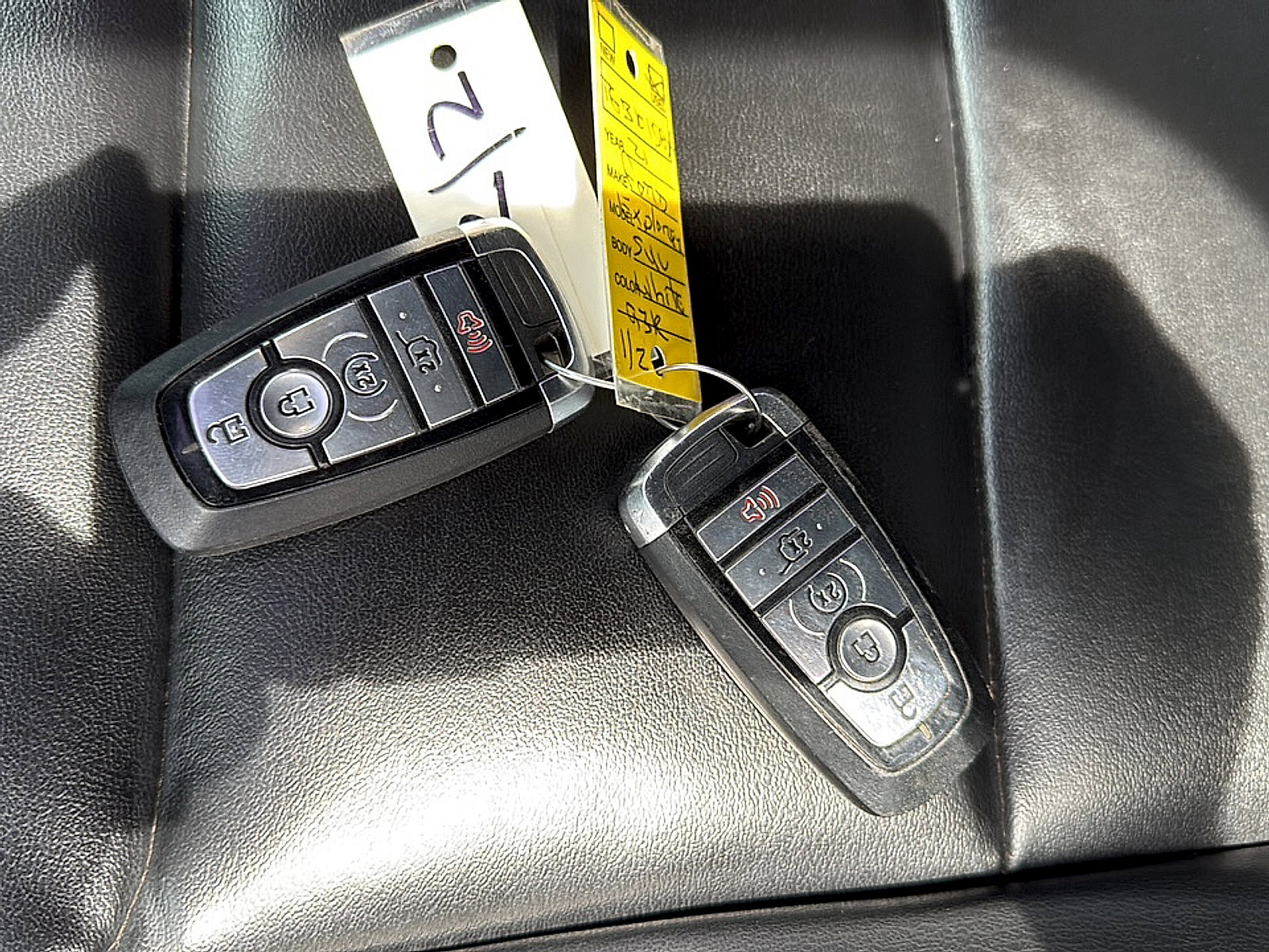 Used 2021 Ford Explorer XLT w/ Equipment Group 202A AWD/4WD image 18