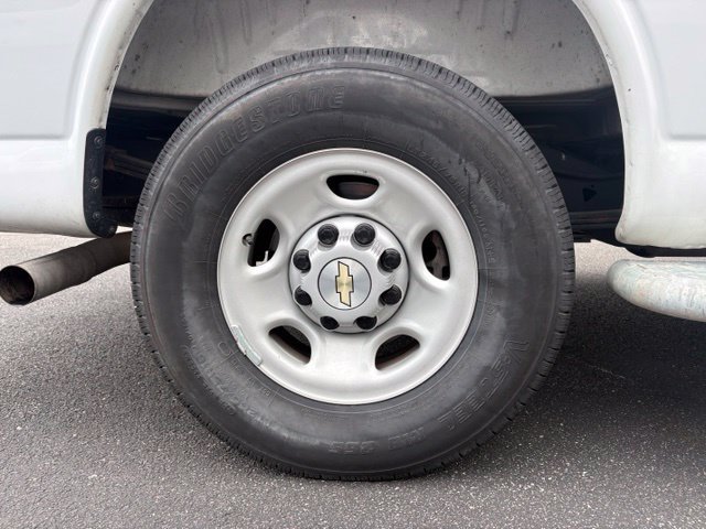 Used 2025 Chevrolet Express 2500 w/ Driver Convenience Package RWD image 19
