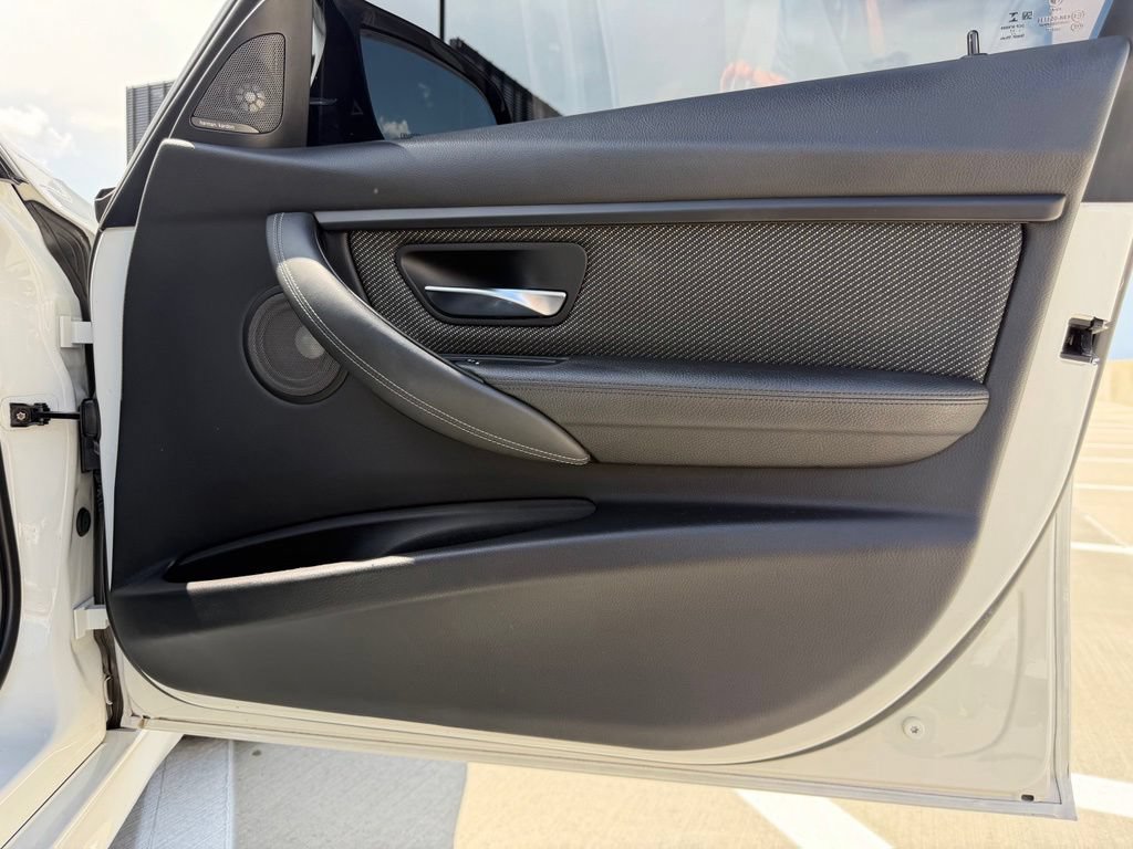 Used 2018 BMW M3 RWD image 32