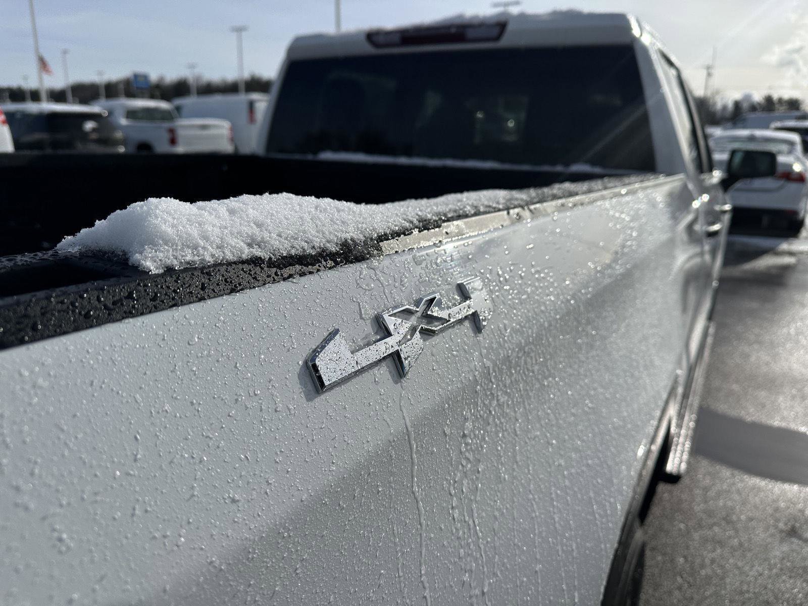 Used 2024 GMC Sierra 1500 Pro w/ Graphite Edition image 9