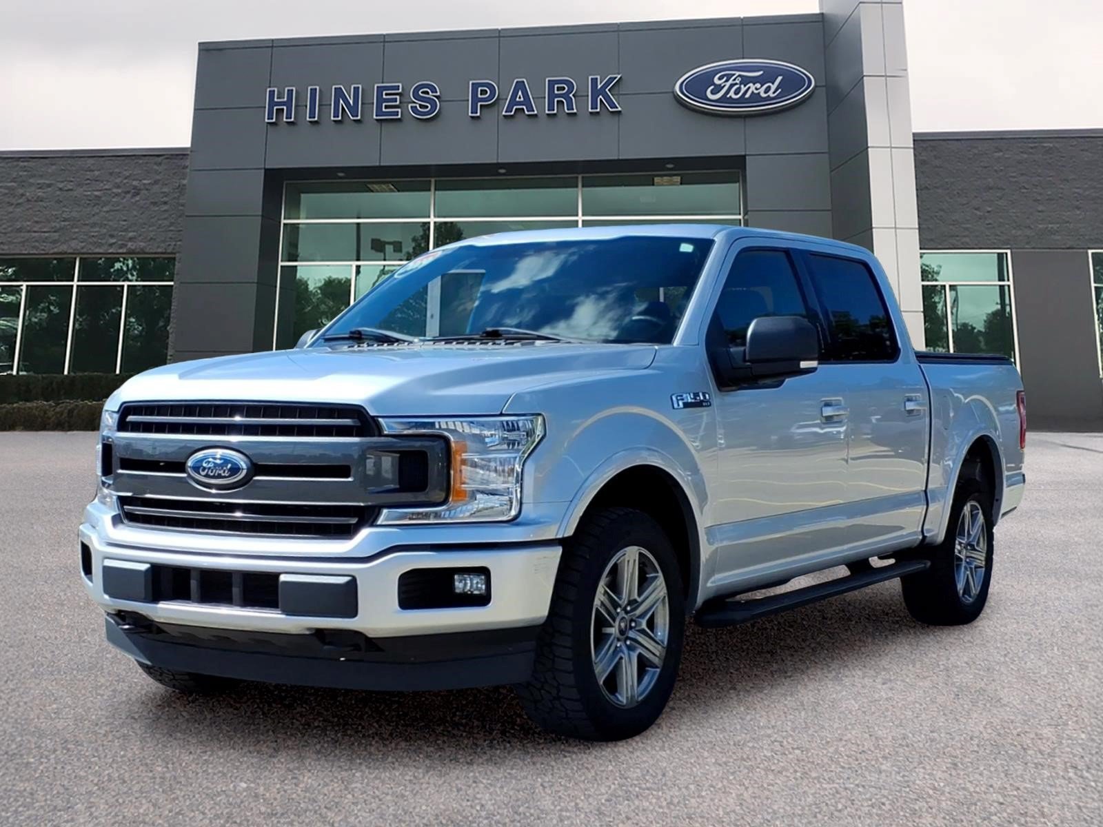 Used 2019 Ford F150 XLT w/ Equipment Group 302A Luxury AWD/4WD image 3