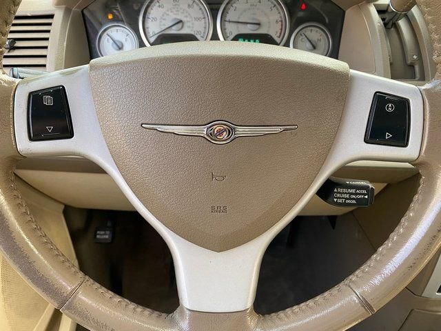 Used 2010 Chrysler Town & Country Limited w/ Entertainment Group #3 image 10