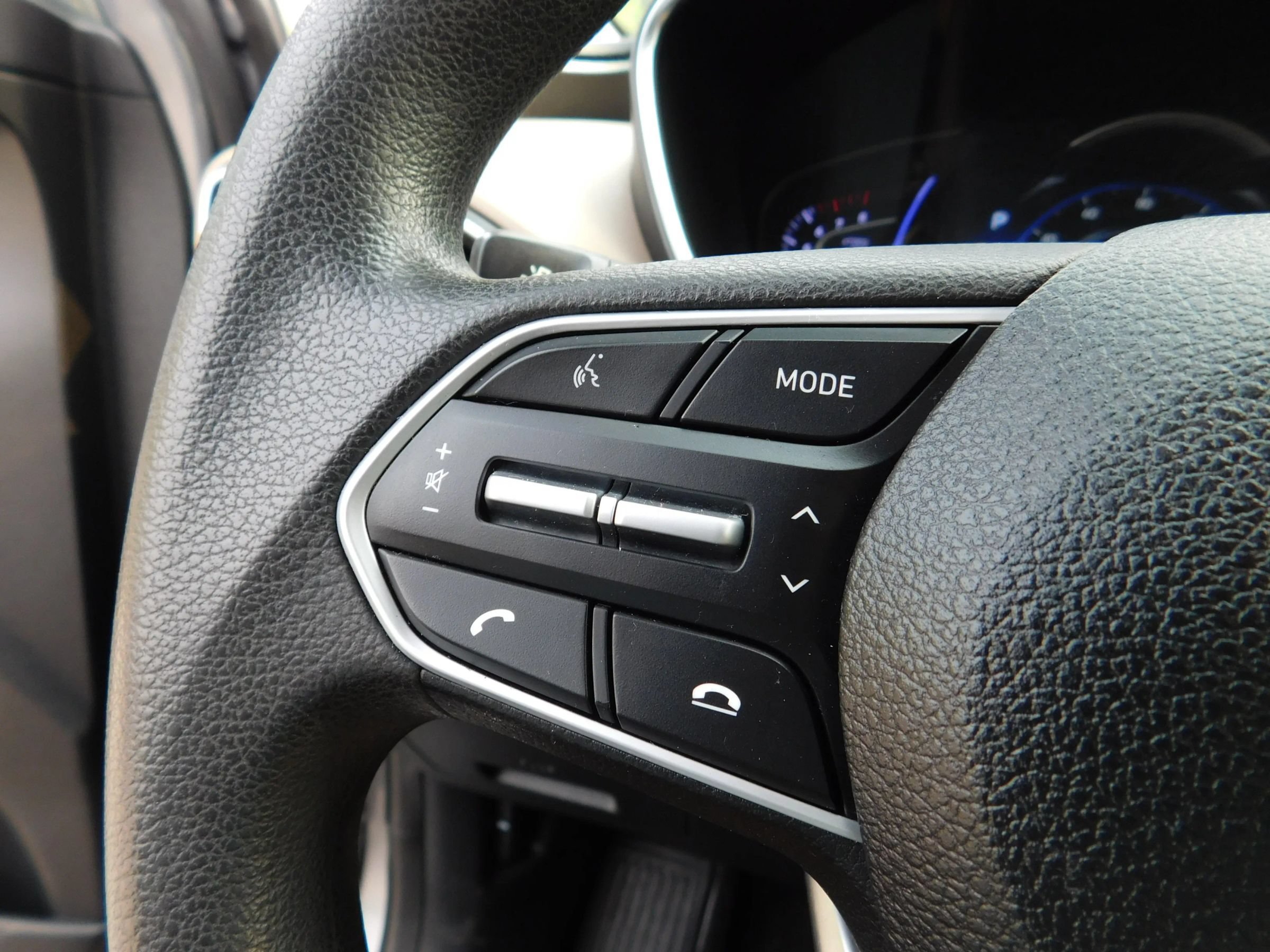 Used 2020 Hyundai Santa Fe SEL FWD image 24
