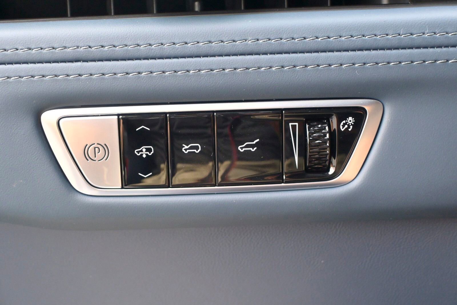 New 2026 Cadillac Escalade IQL Sport 2 image 18