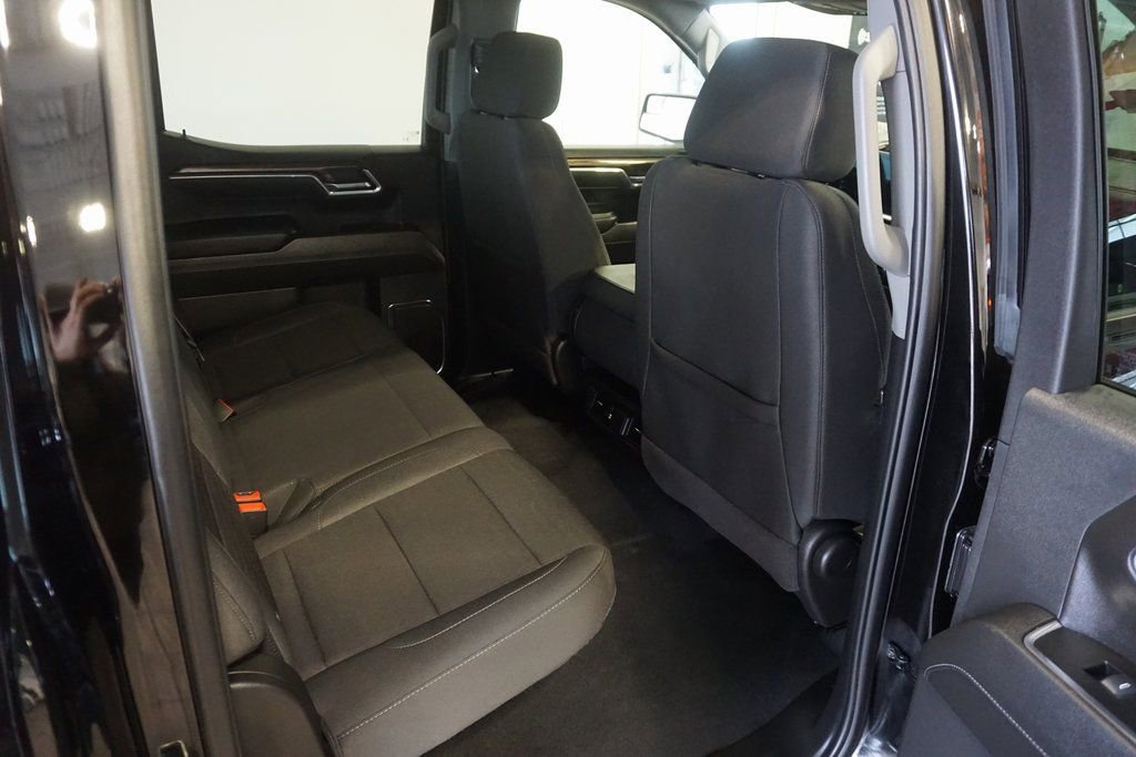Used 2025 Chevrolet Silverado 1500 LT image 23