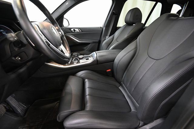 Used 2022 BMW X5 xDrive40i w/ Parking Assistance Package image 8