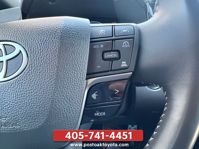 Used 2025 Toyota Camry SE FWD image 34